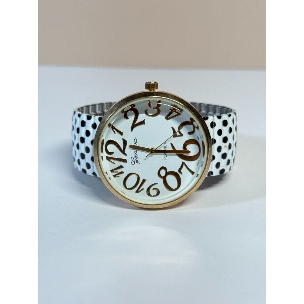 Geneva Women's Size 6 Gold Tone Stretch Watch White Dial Large Numerals
